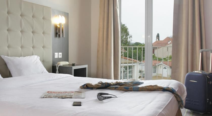 Hotel The Originals Perpignan Sud Le Grillon D'Or เลอบูลู ภายนอก รูปภาพ