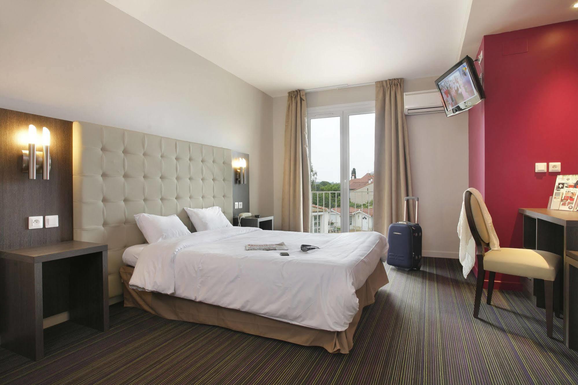 Hotel The Originals Perpignan Sud Le Grillon D'Or เลอบูลู ภายนอก รูปภาพ