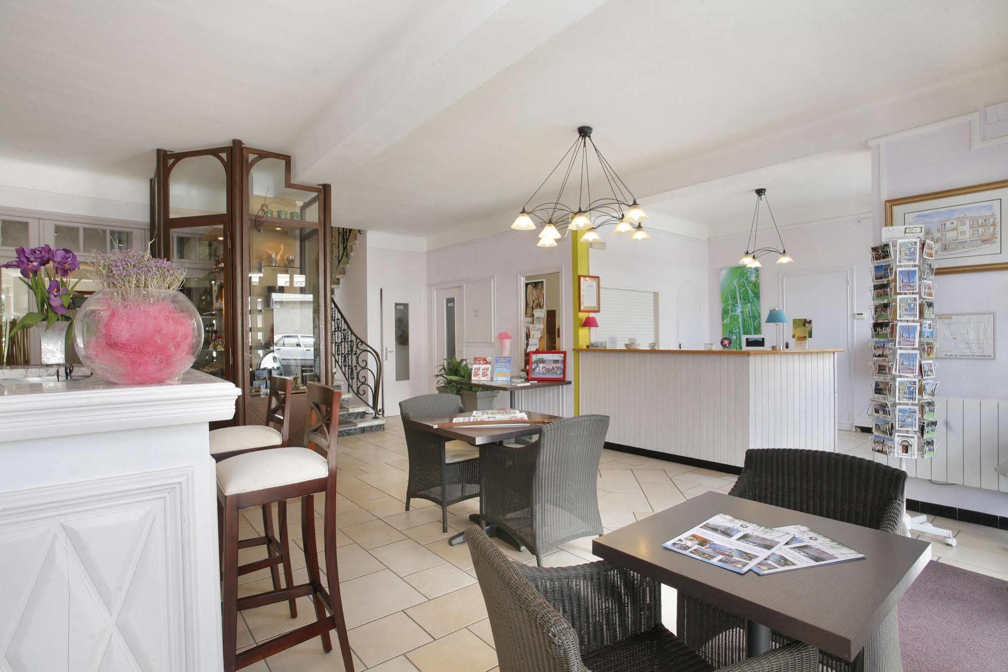 Hotel The Originals Perpignan Sud Le Grillon D'Or เลอบูลู ภายนอก รูปภาพ