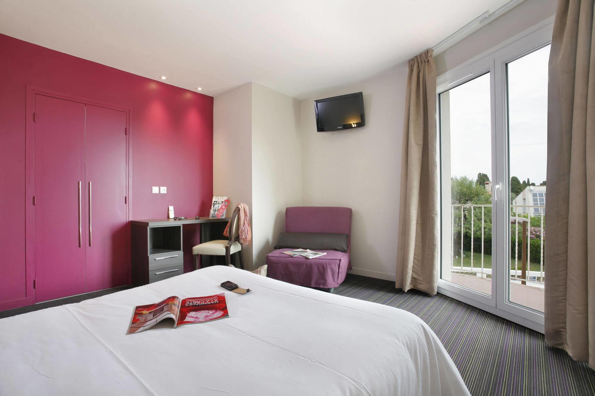 Hotel The Originals Perpignan Sud Le Grillon D'Or เลอบูลู ภายนอก รูปภาพ