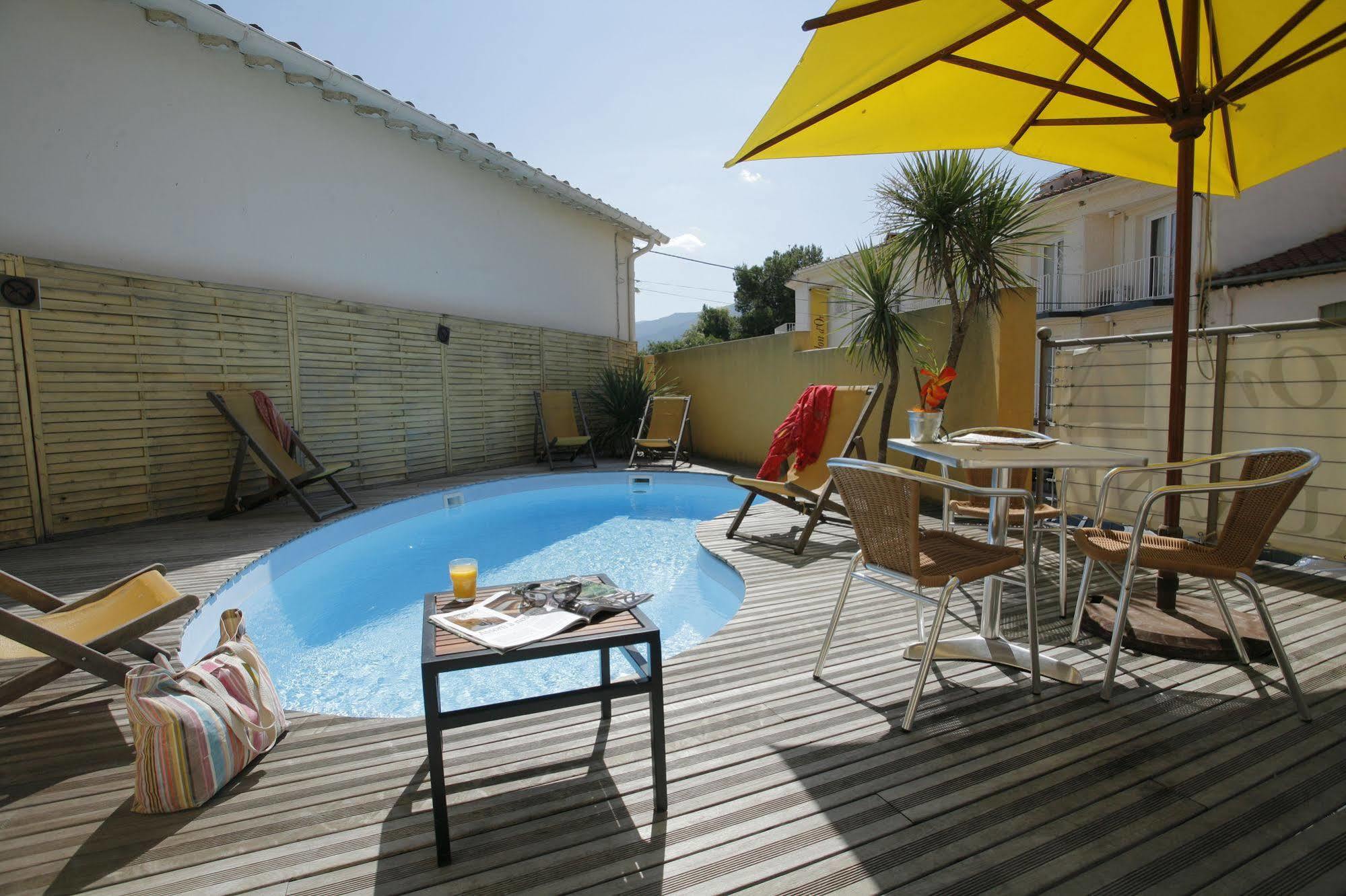 Hotel The Originals Perpignan Sud Le Grillon D'Or เลอบูลู ภายนอก รูปภาพ